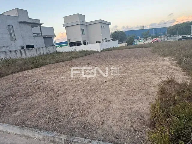 Terreno com 250m², à venda, no bairro Centro em Camaçari