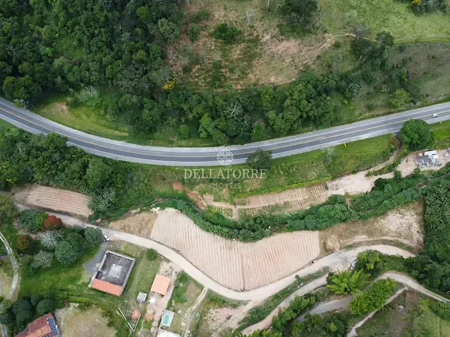 Terreno com 1510m², à venda, no bairro Volta do Pião em Teresópolis
