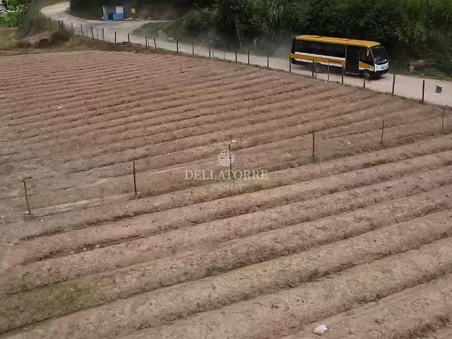 Terreno com 1510m², à venda, no bairro Volta do Pião em Teresópolis