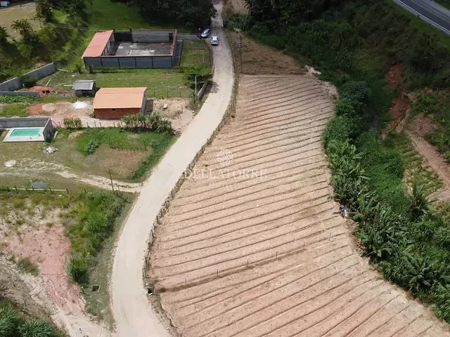 Terreno com 1510m², à venda, no bairro Volta do Pião em Teresópolis