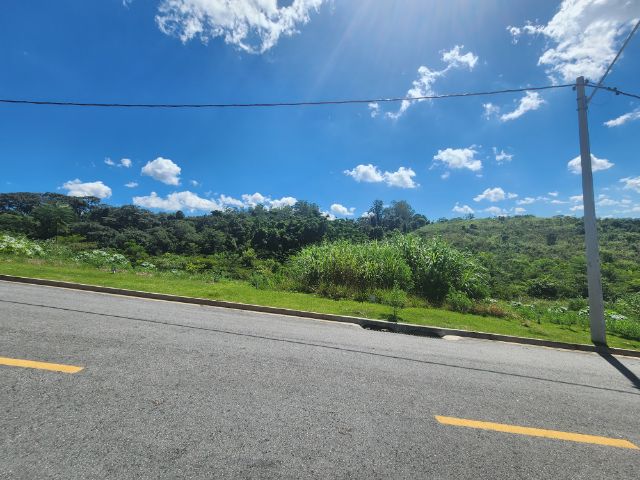 Terreno com 250m², à venda, no bairro Jardim Steck em Louveira
