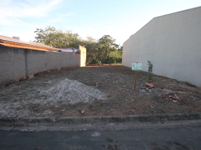 Terreno com 250m², à venda, no bairro Jardim do Trevo em São João da Boa Vista