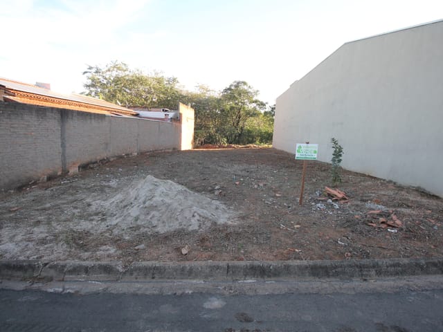 Terreno com 250m², à venda, no bairro Jardim do Trevo em São João da Boa Vista