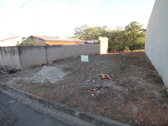 Terreno com 250m², à venda, no bairro Jardim do Trevo em São João da Boa Vista