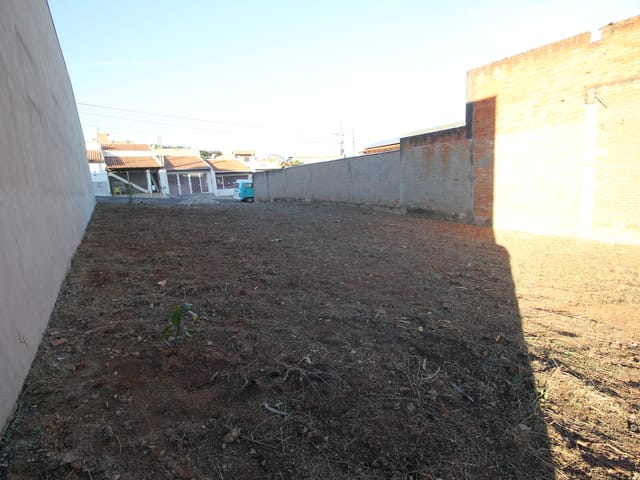 Terreno com 250m², à venda, no bairro Jardim do Trevo em São João da Boa Vista