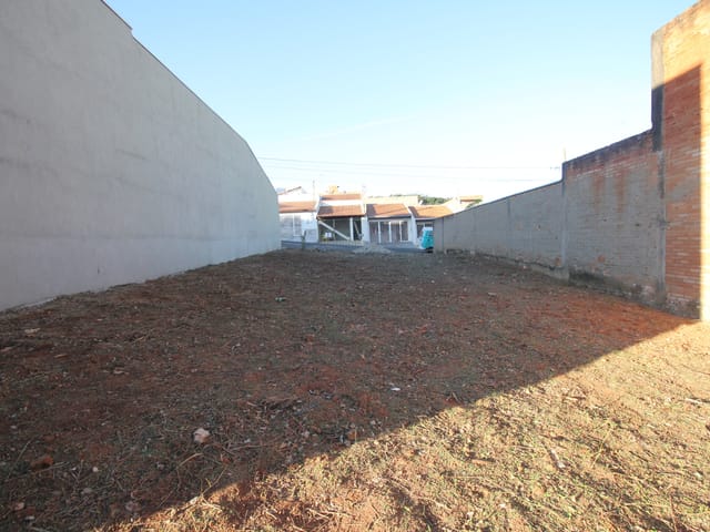 Terreno com 250m², à venda, no bairro Jardim do Trevo em São João da Boa Vista