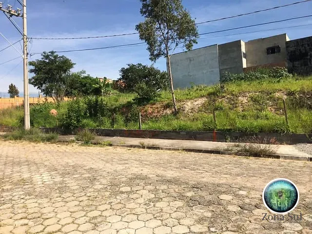 Terreno com 300m², à venda, no bairro Parque Santa Márcia em Votorantim