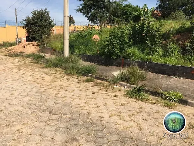 Terreno com 300m², à venda, no bairro Parque Santa Márcia em Votorantim