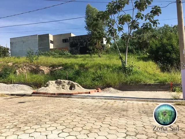 Terreno com 300m², à venda, no bairro Parque Santa Márcia em Votorantim