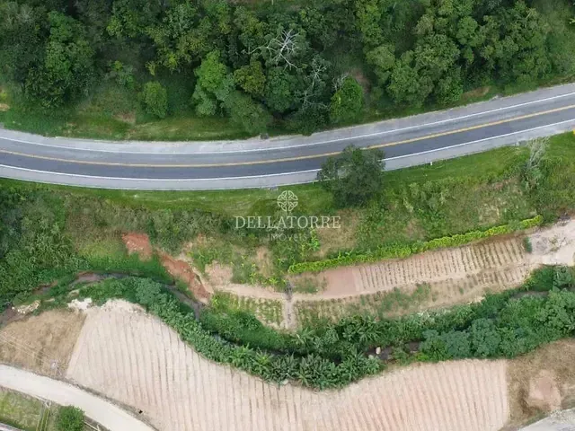 Terreno com 1274m², à venda, no bairro Volta do Pião em Teresópolis