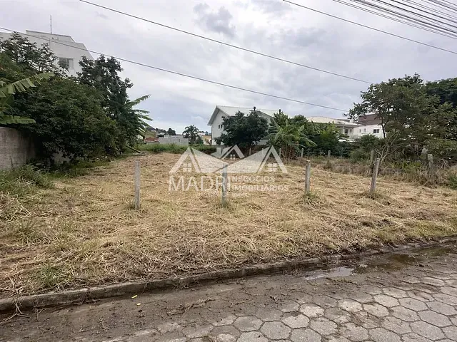 Terreno com 375m², à venda, no bairro Aririú em Palhoça