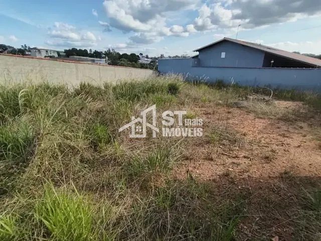 Terreno com 316m², à venda, no bairro Morada Dos Passaros em Andradas