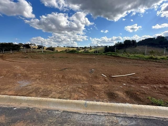 Terreno com 215m², à venda, no bairro Mirante Do Matão em Extrema