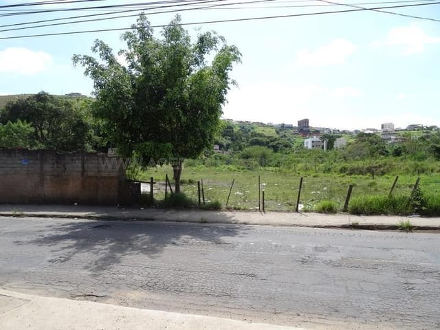 Terreno com 4378m², à venda, no bairro Santos Dumont em Juiz de Fora