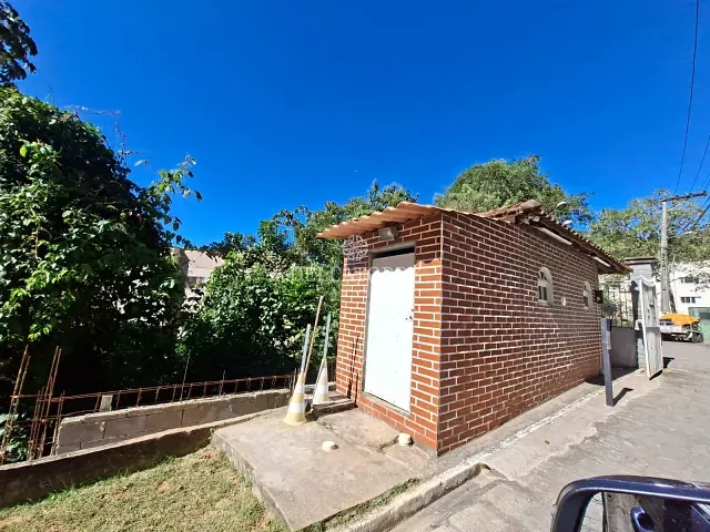Terreno com 332m², à venda, no bairro Quebra Frascos em Teresópolis
