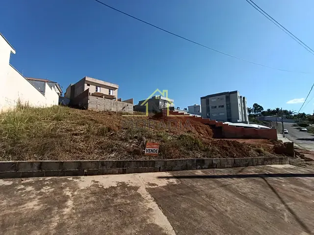 Terreno com 323m², à venda, no bairro Jardim Primavera III em Guaxupé