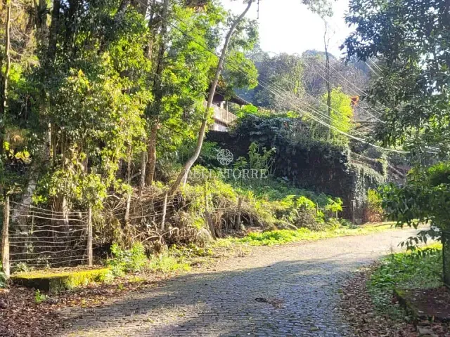 Terreno com 802m², à venda, no bairro Parque do Ingá em Teresópolis