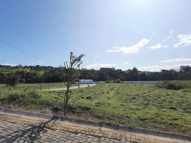 Terreno com 305m², à venda, no bairro Chácaras Cataguá em Taubaté