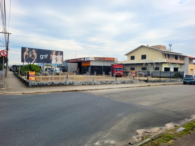 Terreno com 530m², para alugar, no bairro Revoredo em Tubarão