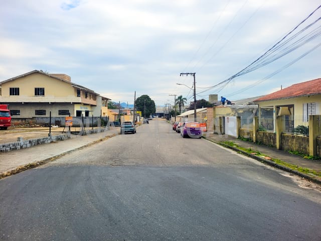Terreno com 530m², para alugar, no bairro Revoredo em Tubarão
