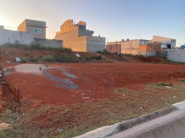 Terreno com 150m², à venda, no bairro Água Espraiada (Caucaia do Alto) em Cotia