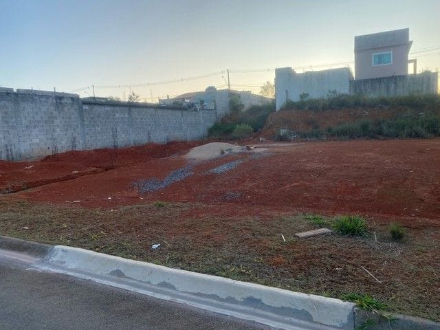 Terreno com 150m², à venda, no bairro Água Espraiada (Caucaia do Alto) em Cotia
