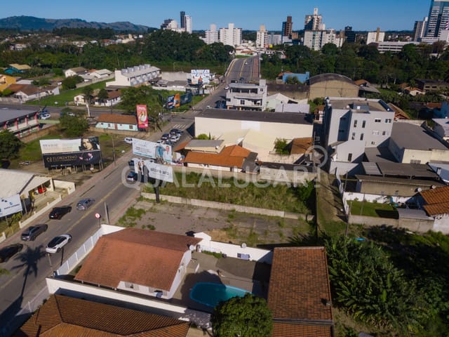 Terreno com 462m², à venda ou para alugar, no bairro Revoredo em Tubarão