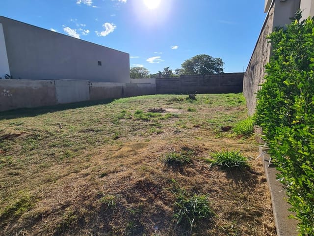 Terreno com 452m², à venda, no bairro Chácara Cachoeira em Campo Grande