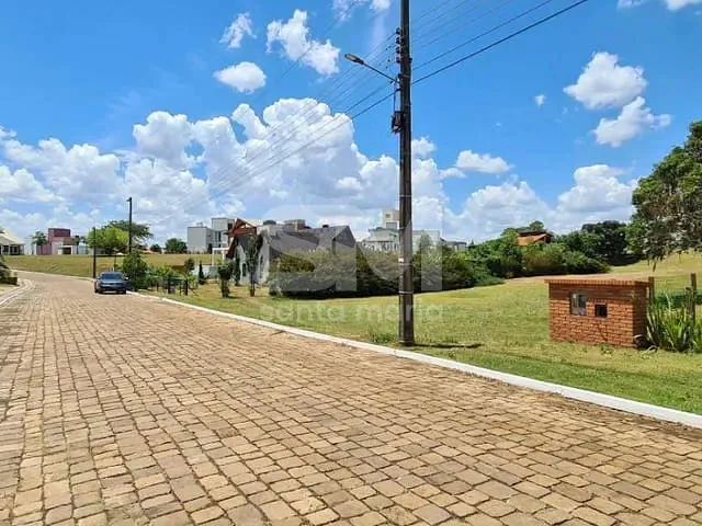 Terreno com 1884m², à venda, no bairro Villagos em Chapecó