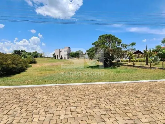 Terreno com 1884m², à venda, no bairro Villagos em Chapecó