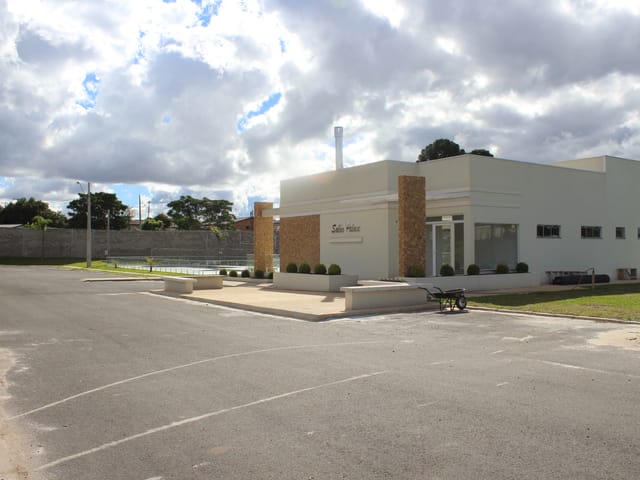 Terreno com 300m², à venda, no bairro Uvaranas em Ponta Grossa