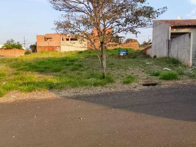 Terreno com 321m², à venda, no bairro Residencial Alto do Café em Cambé