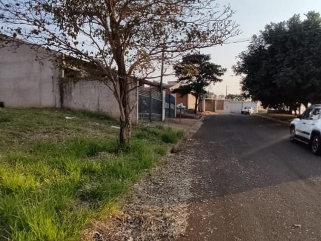 Terreno com 321m², à venda, no bairro Residencial Alto do Café em Cambé