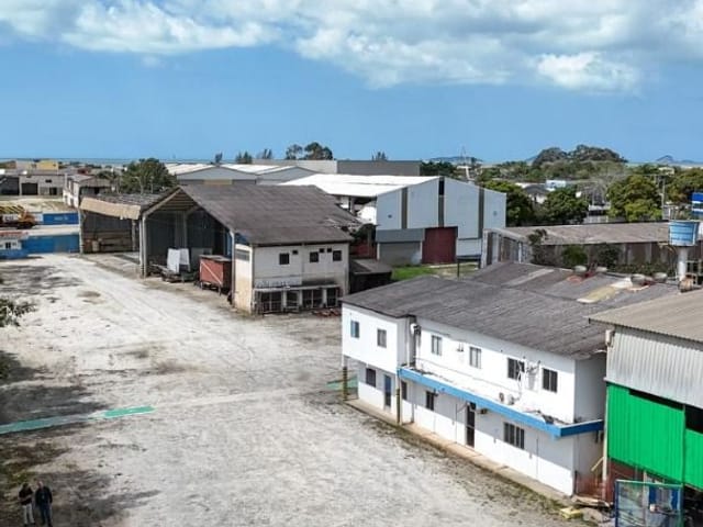 Terreno com 24000m², à venda, no bairro Lagomar em Macaé