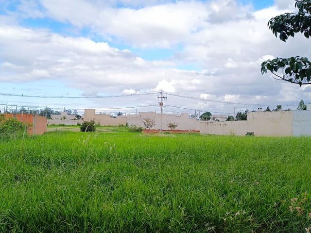 Terreno com 450m², à venda, no bairro Residencial Portal do Lago em Cambé