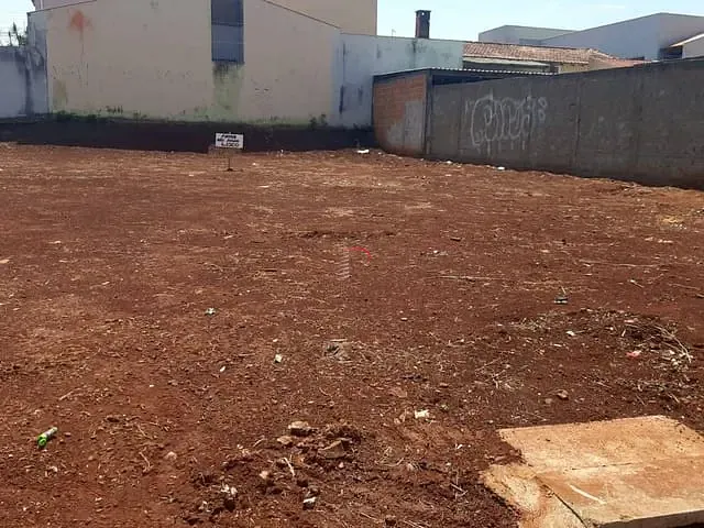 Terreno com 403m², à venda, no bairro Jardim do Leste em Londrina