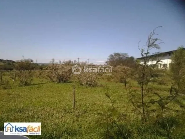 Terreno com 2845m², à venda, no bairro Jardim Colúmbia em Campo Grande