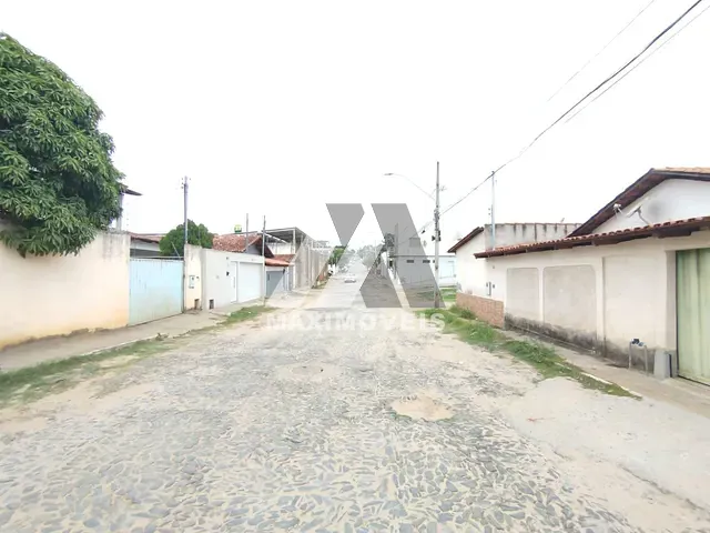 Terreno com 360m², à venda, no bairro Esplanada em Araçuaí