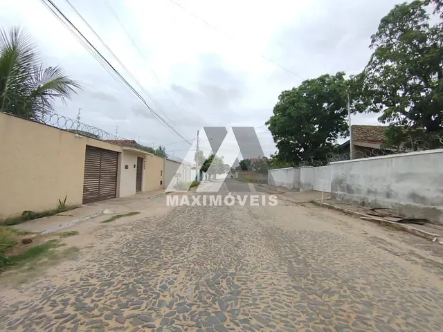 Terreno com 360m², à venda, no bairro Esplanada em Araçuaí