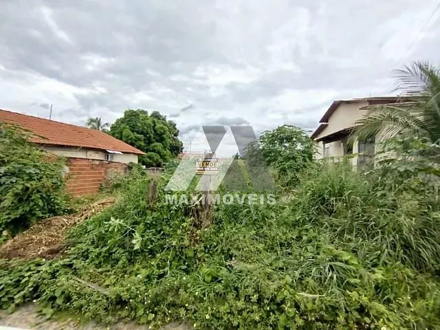 Terreno com 360m², à venda, no bairro Esplanada em Araçuaí