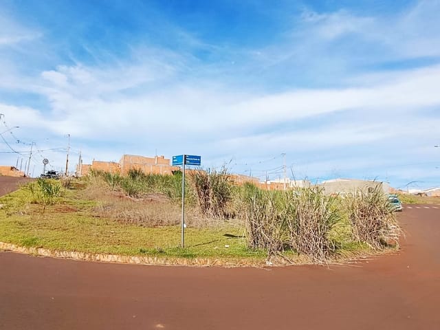 Terreno com 344m², à venda, no bairro Residencial Araucária em Cambé