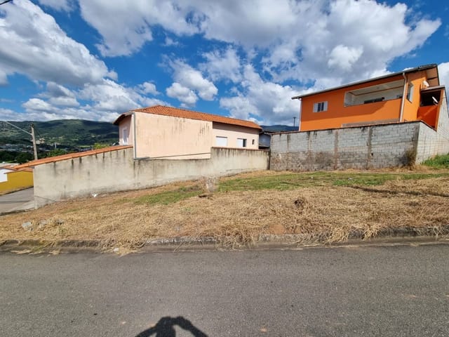 Terreno com 240m², à venda, no bairro Ponte Nova em Extrema