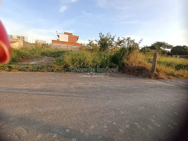 Terreno com 250m², à venda, no bairro Bairro Recanto dos Lagos em Jaguariúna