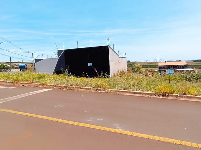 Terreno com 453m², à venda, no bairro Jardim Vitória em Cambé