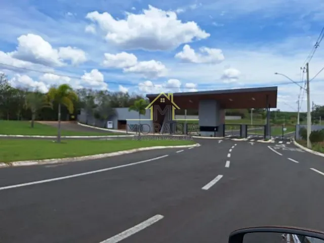 Terreno com 331m², à venda, no bairro Residencial Moinho de Vento em Guaxupé