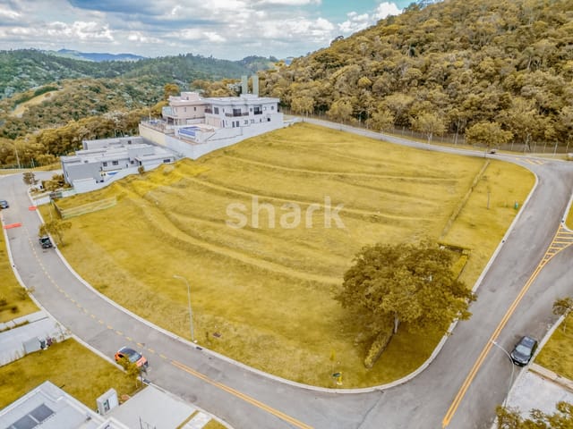 Terreno com 1258m², à venda, no bairro Alphaville Centro Industrial e Empresarial/Alphaville. em Barueri