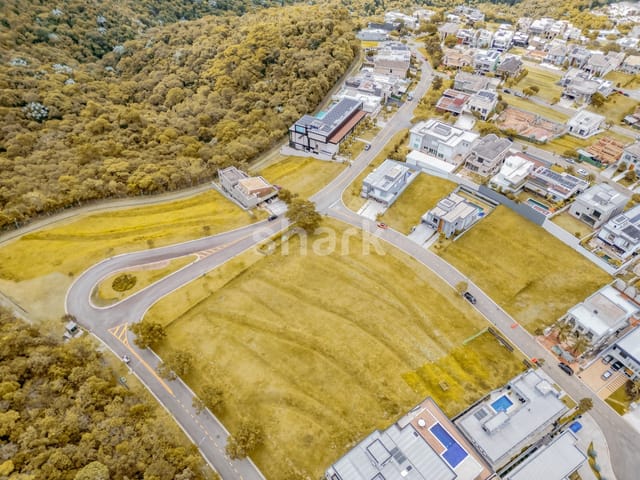 Terreno com 1258m², à venda, no bairro Alphaville Centro Industrial e Empresarial/Alphaville. em Barueri