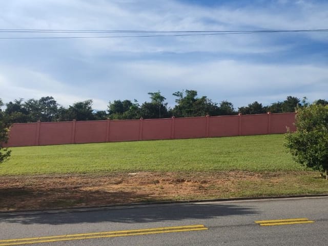 Terreno com 450m², à venda, no bairro Loteamento Extensao Do Serrama em Rio das Ostras