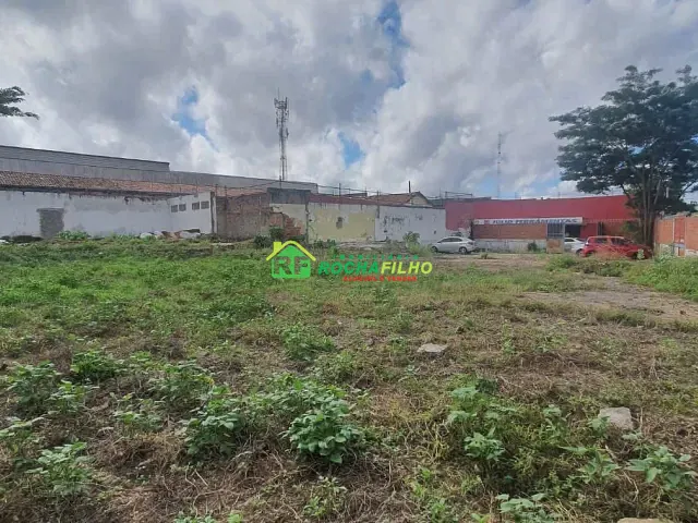 Terreno à venda, no bairro Centro em Teresina