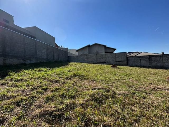 Terreno com 713m², à venda, no bairro Vista Da Mantiqueira em Extrema